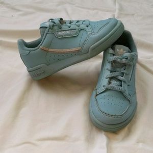 Adidas girls/ boys sneaker size 11